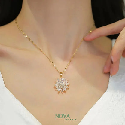 Collar Girasol Rotatorio | Baño en Oro + Caja Regalo Gratis✨